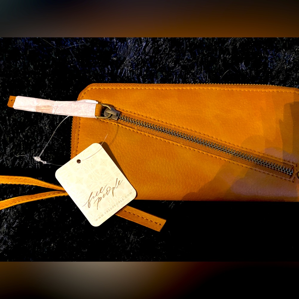 FREE PEOPLE- vegan leather wallet